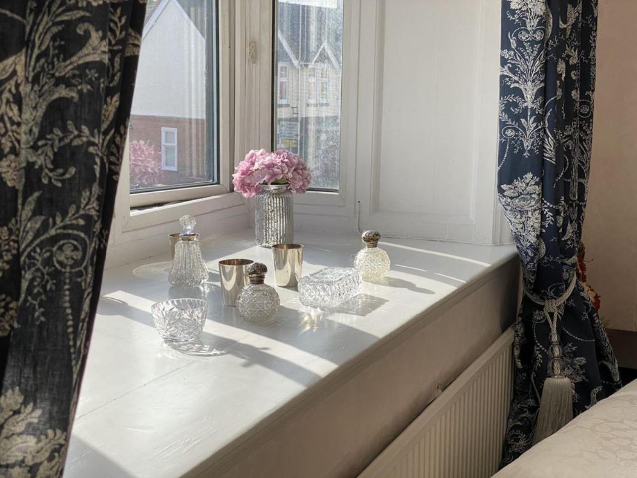 Deluxe Three Bed Bnb In Henley-On-Thames Near Station River & Town Centre Kültér fotó